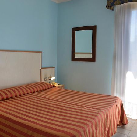 Hotel Rosalia Bordighera Exterior photo