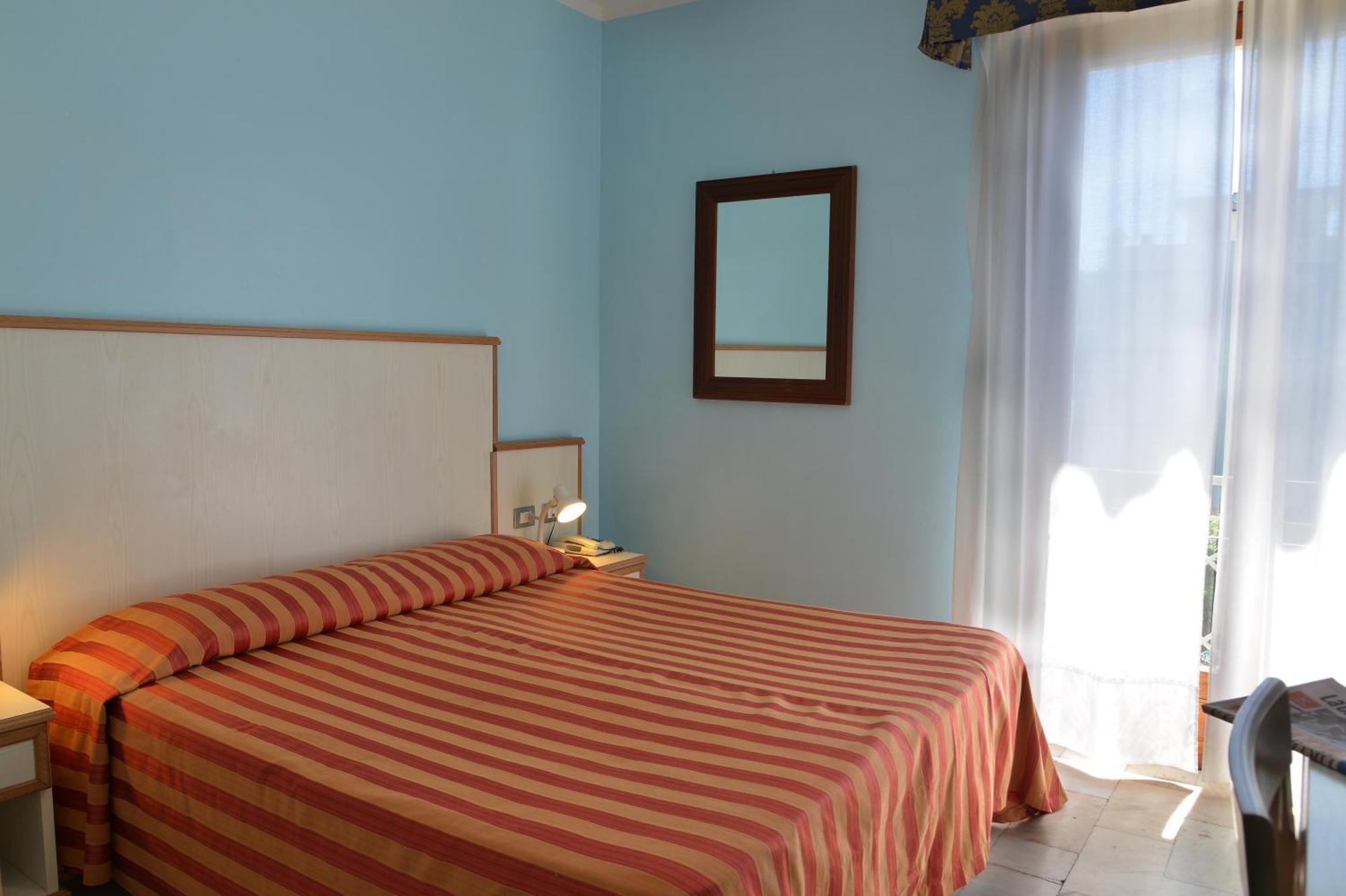 Hotel Rosalia Bordighera Exterior photo