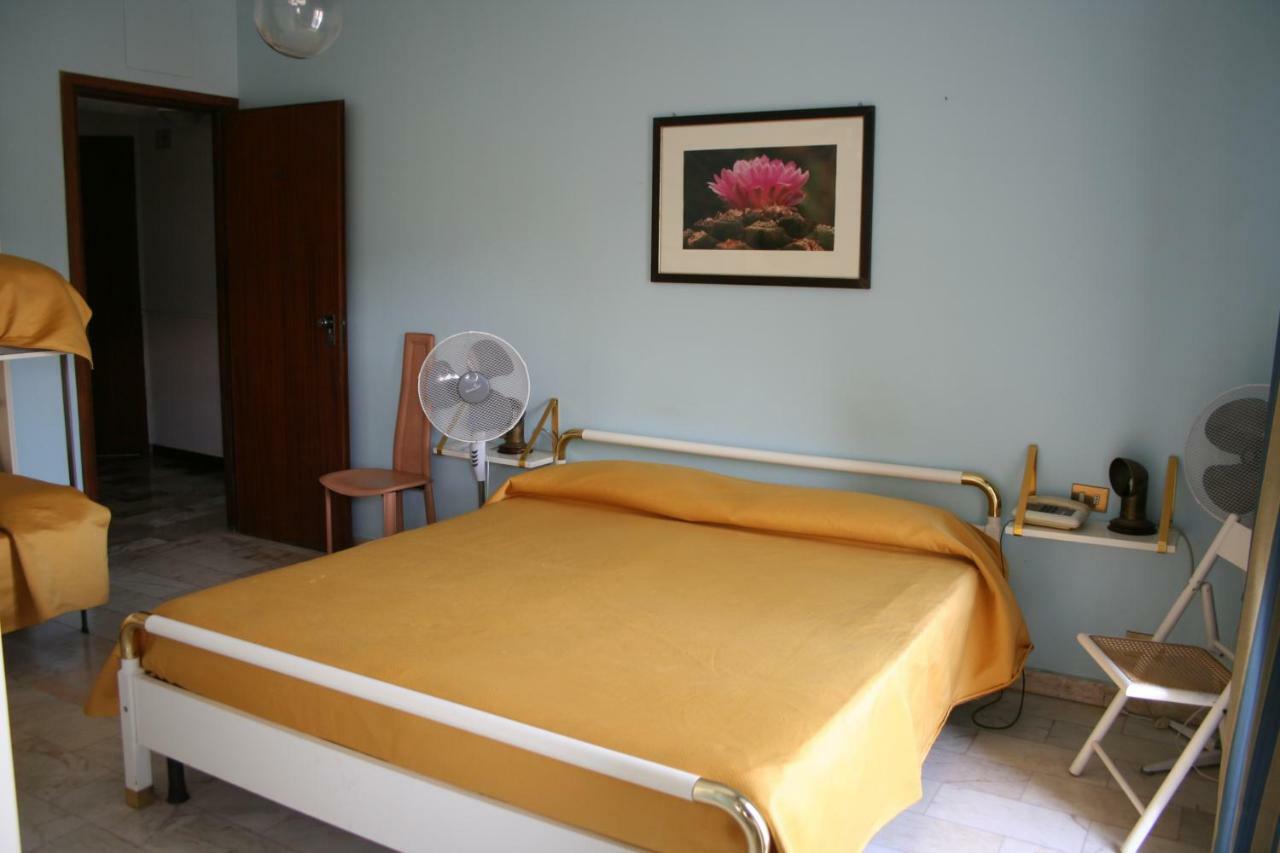 Hotel Rosalia Bordighera Exterior photo