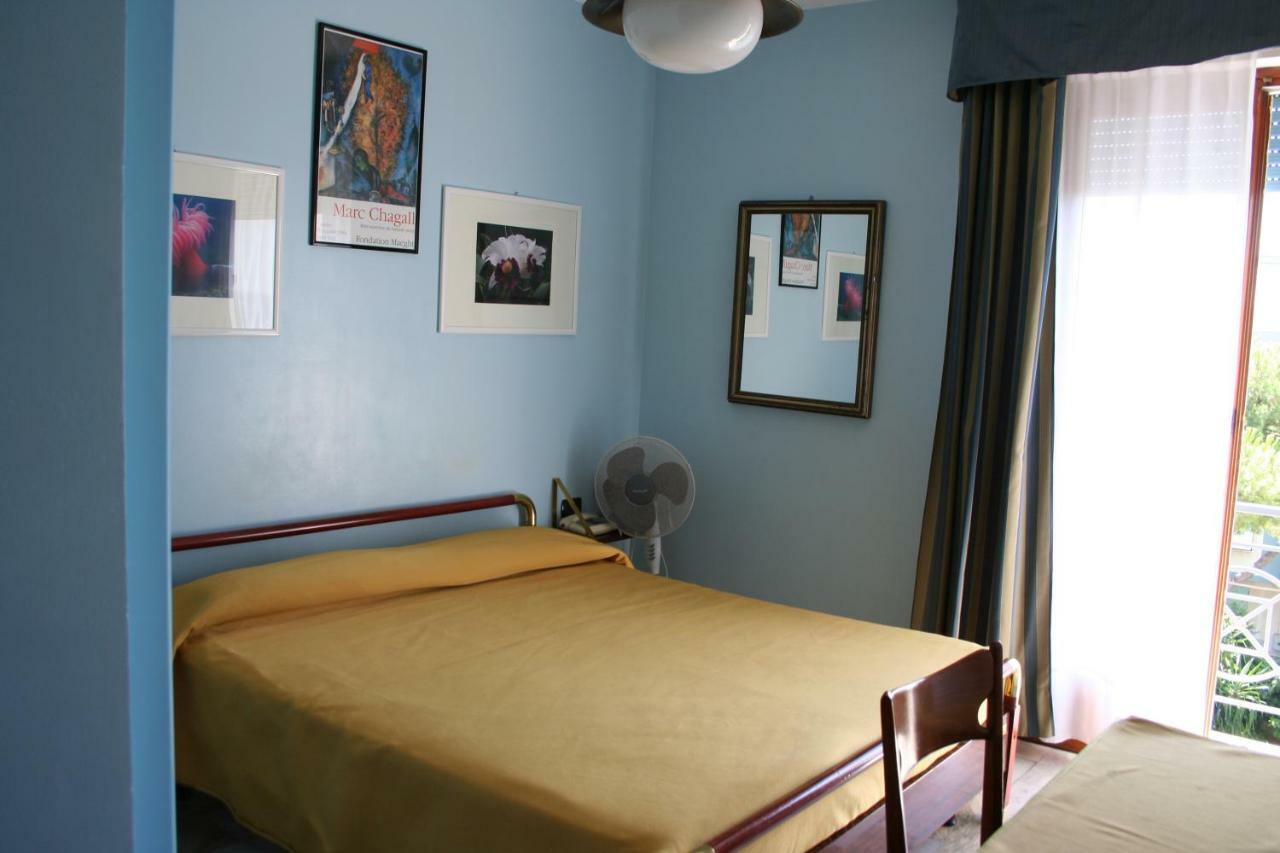 Hotel Rosalia Bordighera Exterior photo