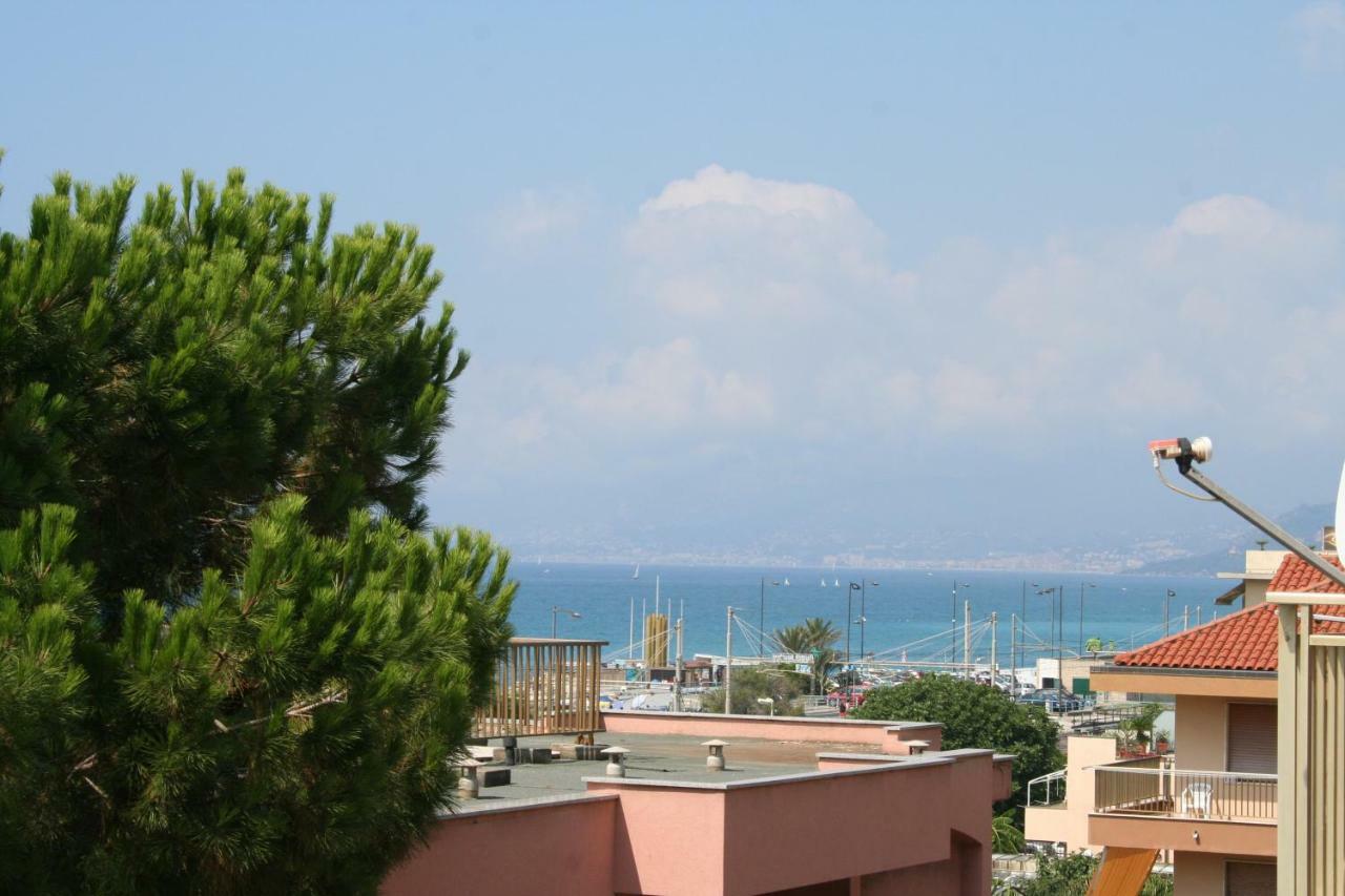Hotel Rosalia Bordighera Exterior photo