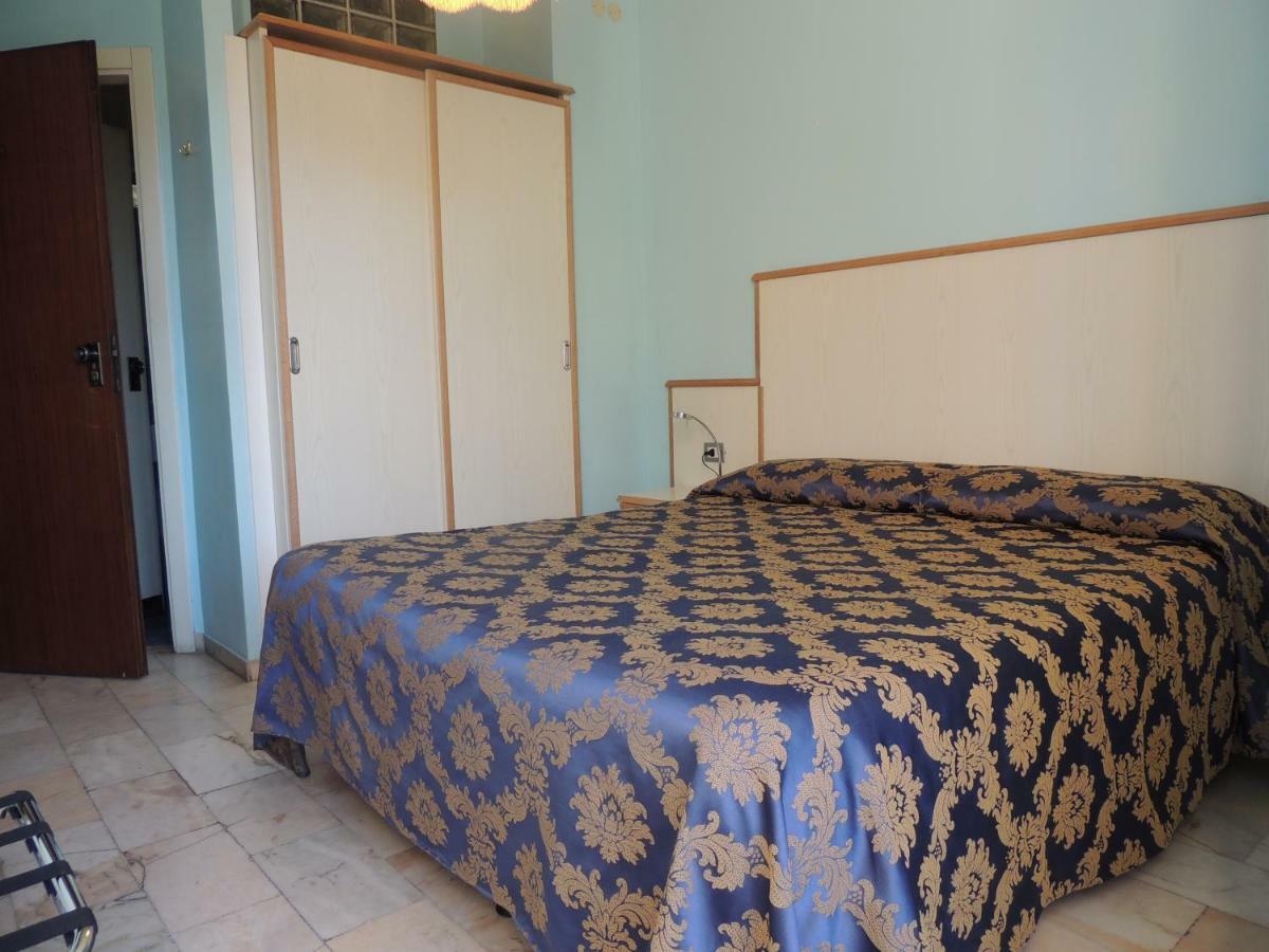 Hotel Rosalia Bordighera Exterior photo